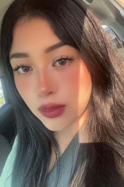 Bianca Yaneth háttér