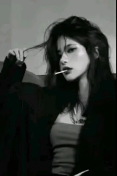 Lisa Manoban background