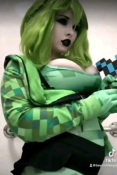 Layla background