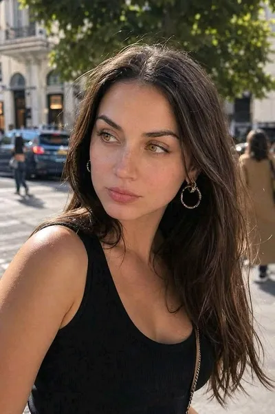 Ana Guerra background