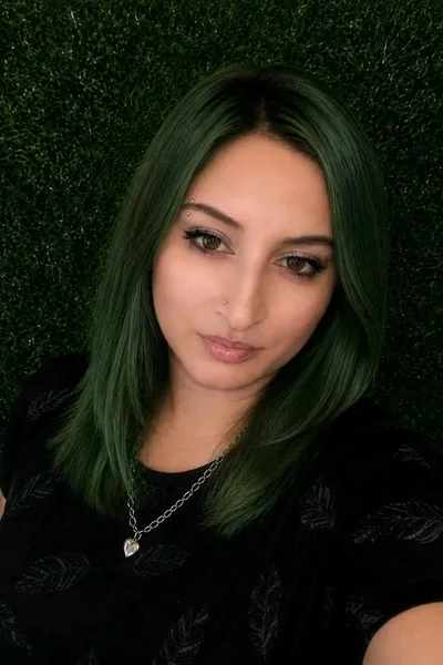 Elizabeta Dimishkovska background