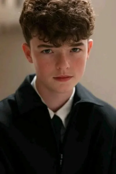 Owen Cooper háttér